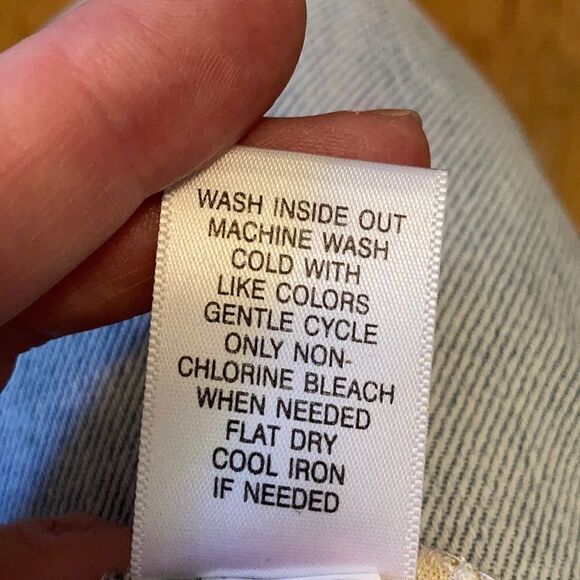 3/$20 Simply Vera Vera Wang Flowy Tank - Picture 7 of 8